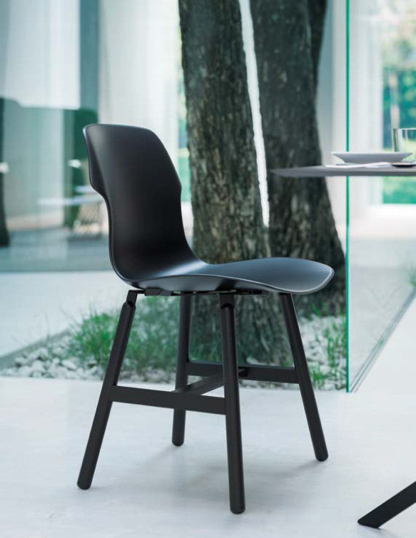 Stereo Chair - Metal Base - Casamania - Do Shop